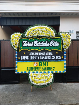 Papan Bunga Duka di Selesai