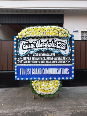 Papan Bunga Duka di Selesai